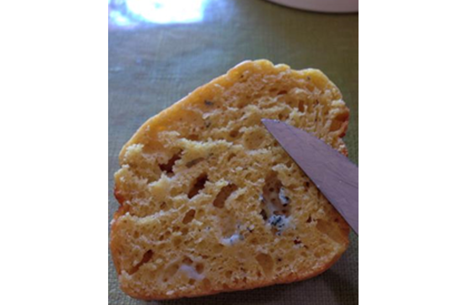 Cake à la fourme d’Ambert au lait cru